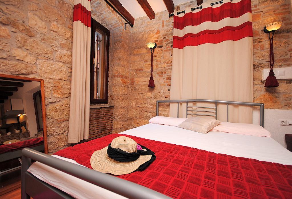 Guesthouse Ancient Stone ロヴィニ 部屋 写真