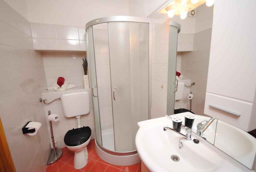 Guesthouse Ancient Stone ロヴィニ 部屋 写真