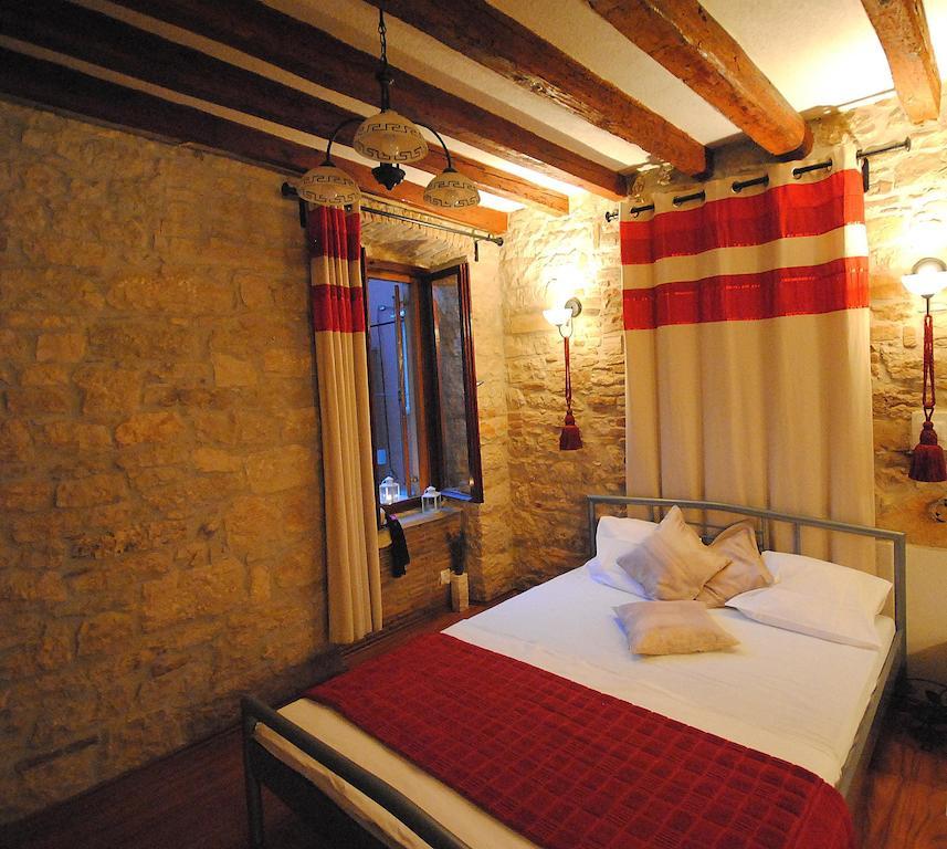 Guesthouse Ancient Stone ロヴィニ エクステリア 写真