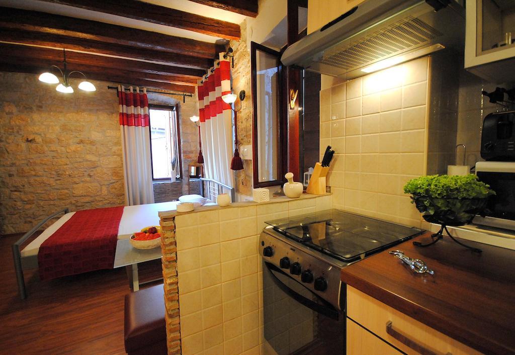 Guesthouse Ancient Stone ロヴィニ 部屋 写真
