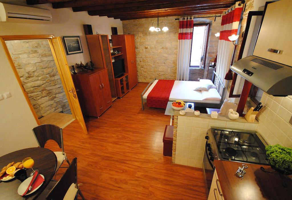 Guesthouse Ancient Stone ロヴィニ 部屋 写真