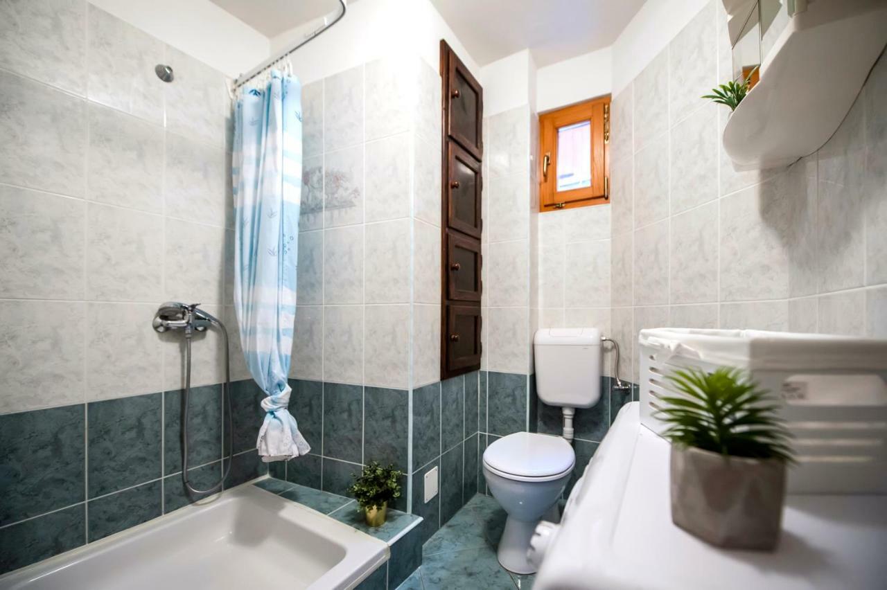 Guesthouse Ancient Stone ロヴィニ エクステリア 写真