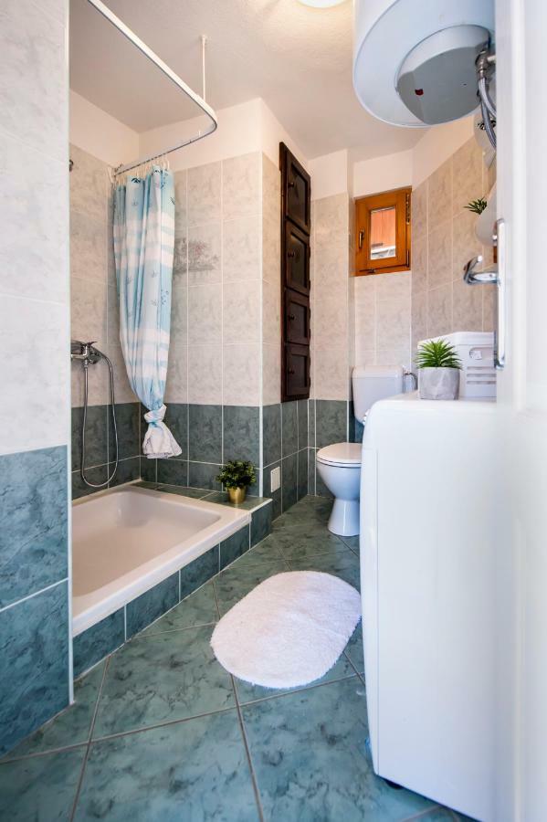 Guesthouse Ancient Stone ロヴィニ エクステリア 写真
