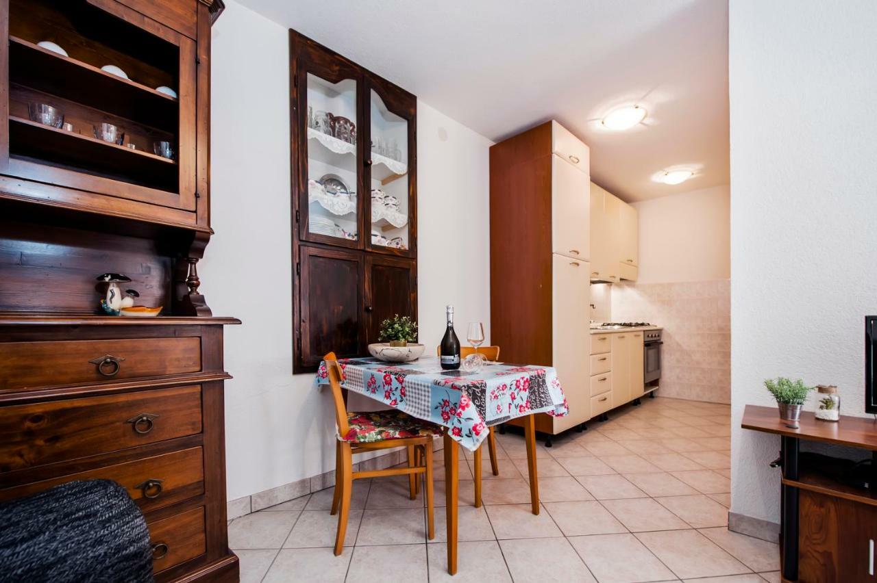 Guesthouse Ancient Stone ロヴィニ エクステリア 写真