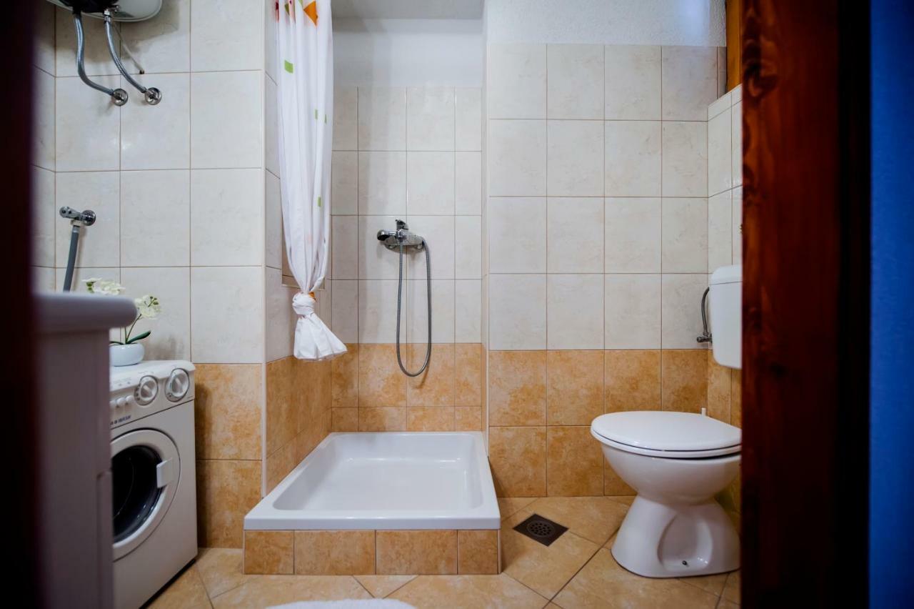 Guesthouse Ancient Stone ロヴィニ エクステリア 写真