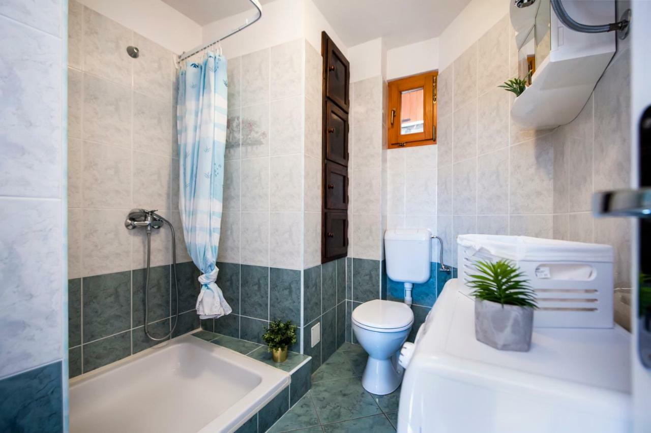 Guesthouse Ancient Stone ロヴィニ エクステリア 写真