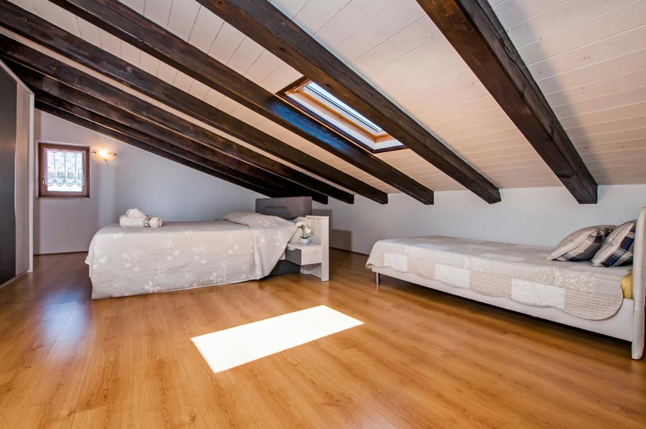 Guesthouse Ancient Stone ロヴィニ エクステリア 写真