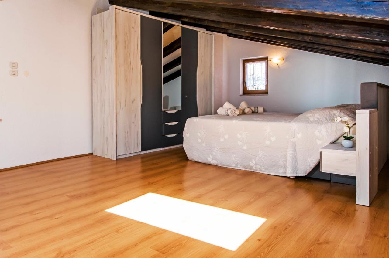 Guesthouse Ancient Stone ロヴィニ エクステリア 写真